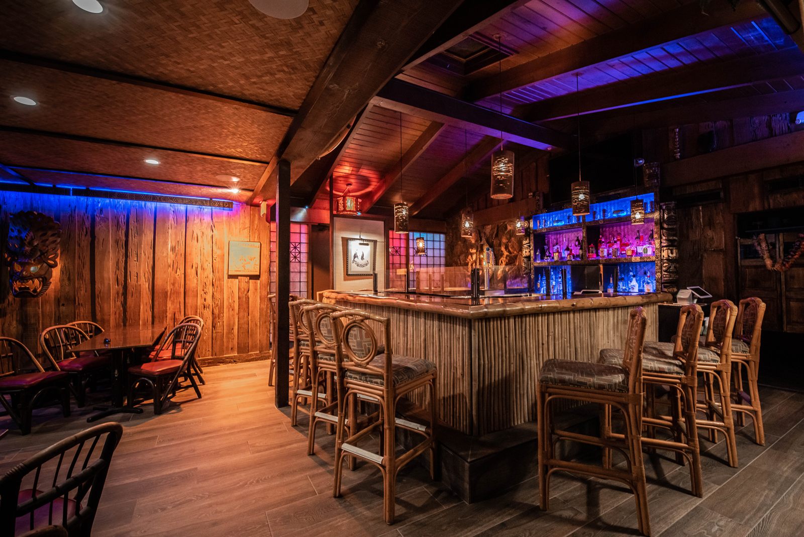 Bahi Hut tiki bar